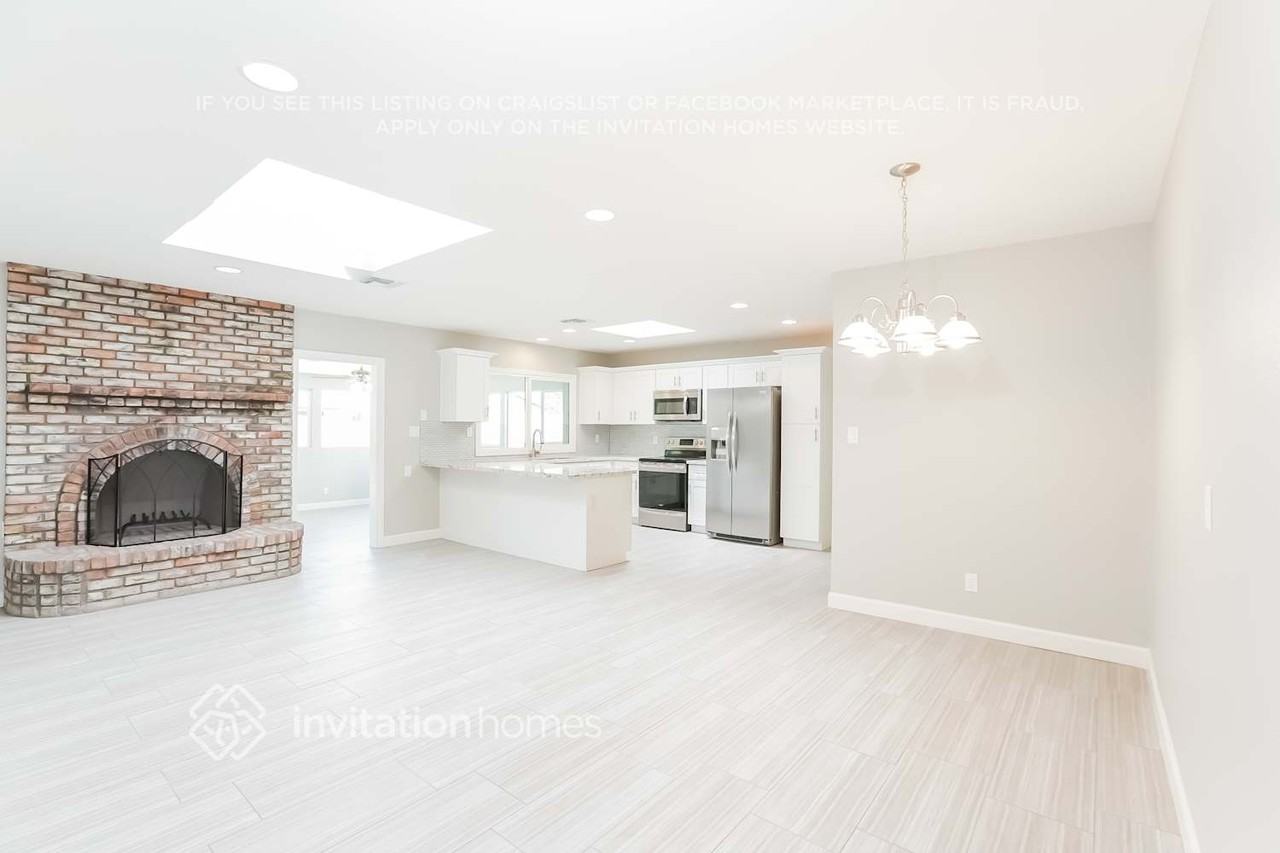 2047 E Cornell Dr - Photo 6 of 21