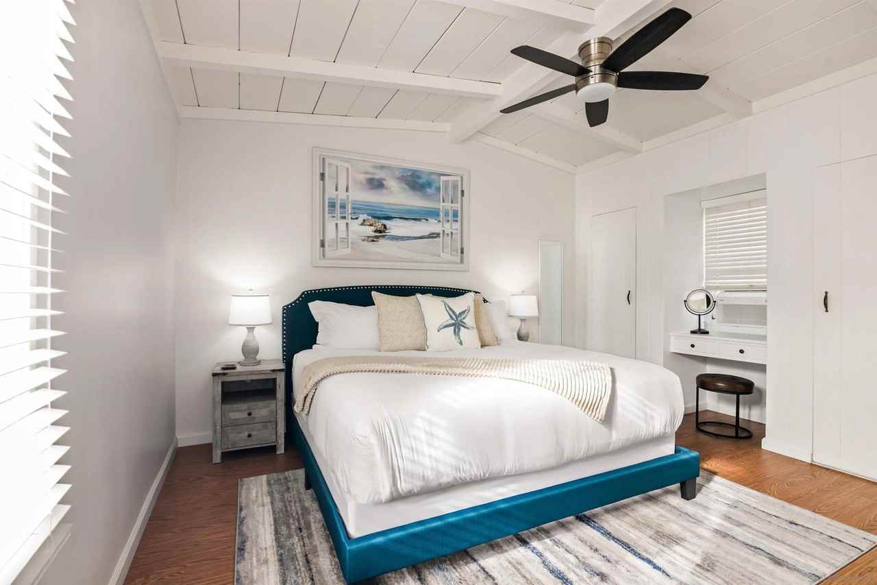 319 Nautilus St - Photo 4 of 22