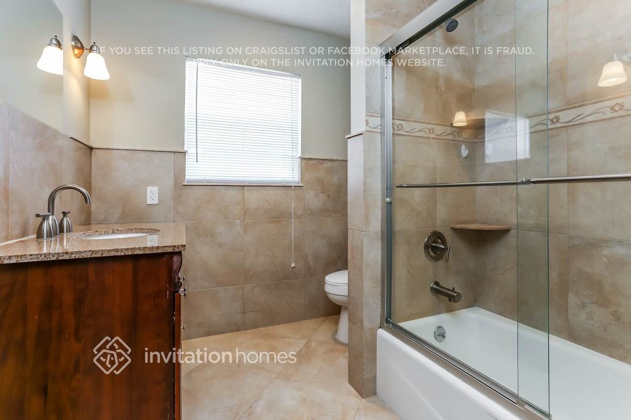 10900 Nw 19th St - Photo 4 of 10