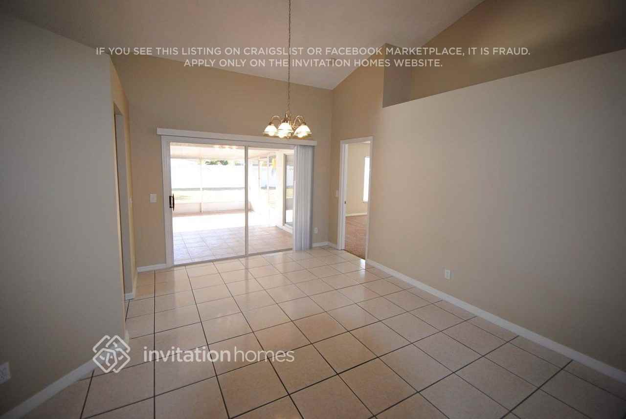 1440 Bradwell Dr - Photo 3 of 12