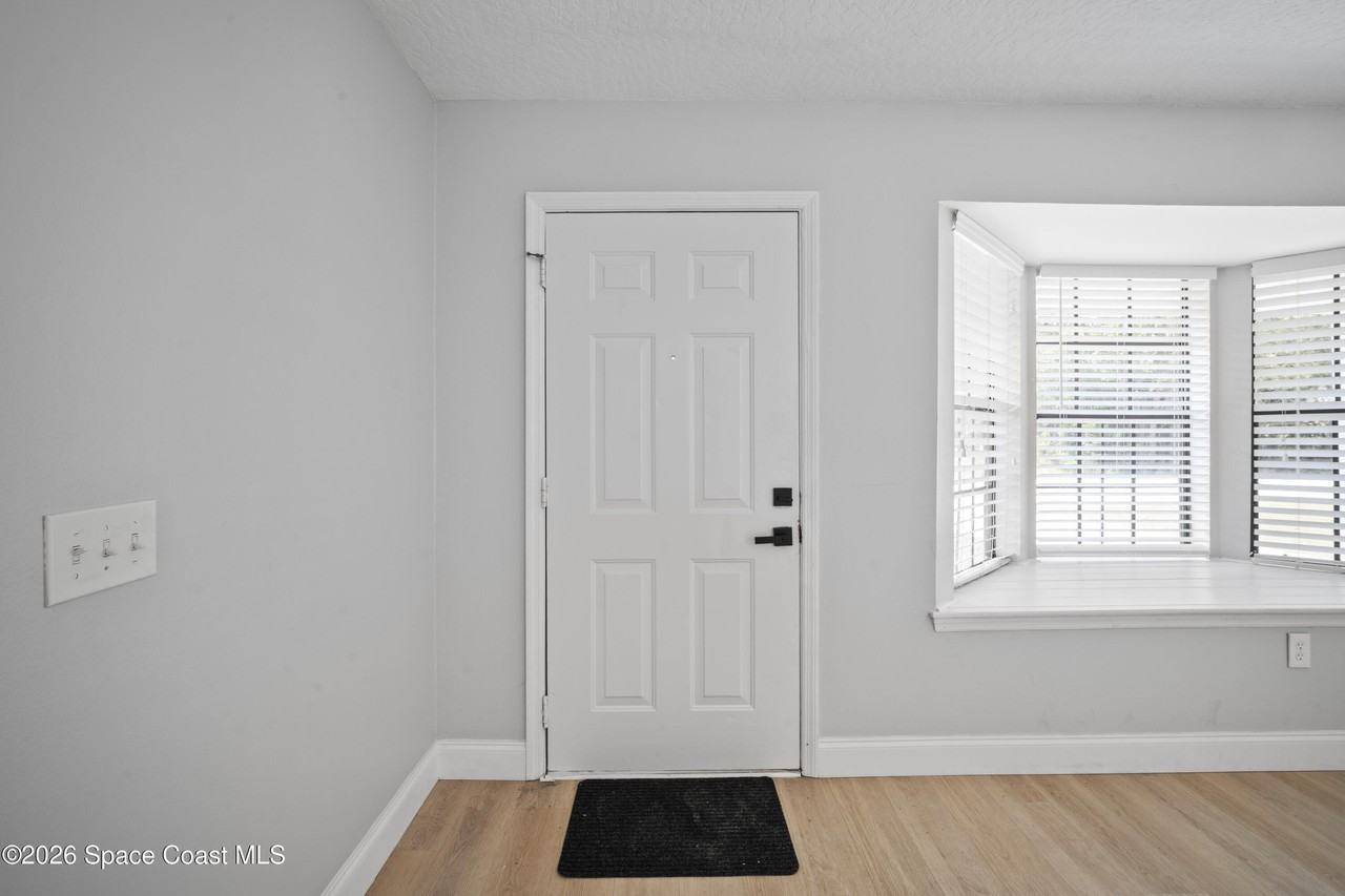 1328 Union St Se - Photo 3 of 31