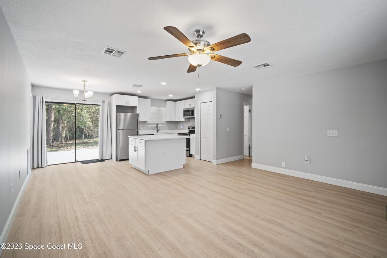 1328 Union St Se - Photo 6 of 31
