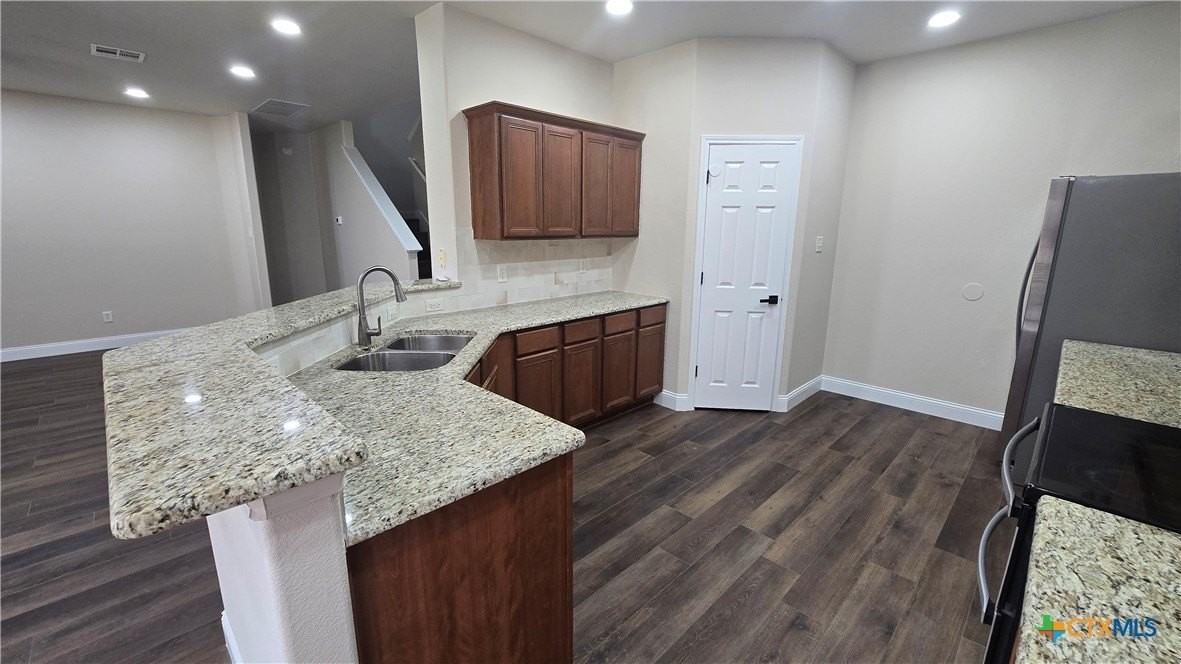 235 Lottie Ln - Photo 5 of 35