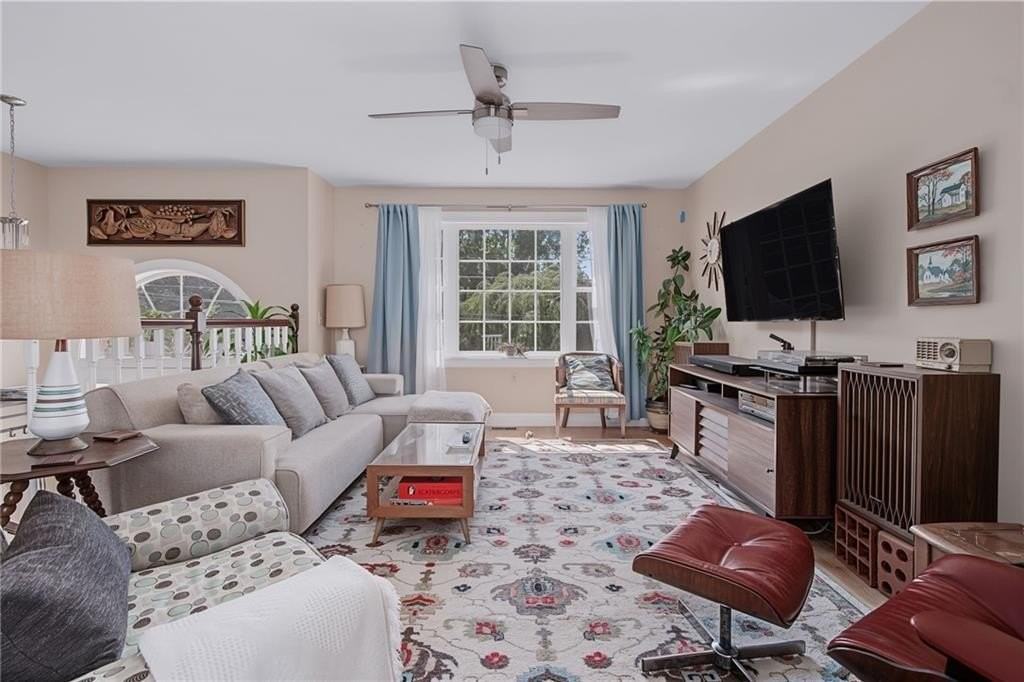 45 Oakwood Ave - Photo 6 of 50