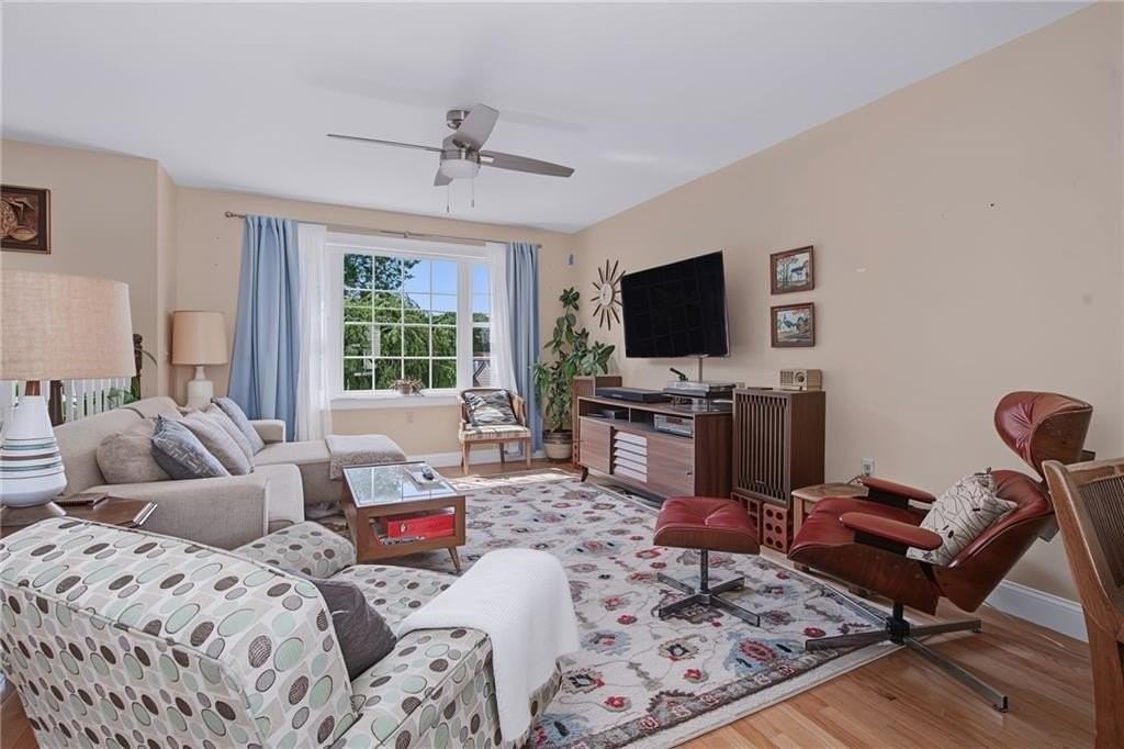 45 Oakwood Ave - Photo 7 of 50