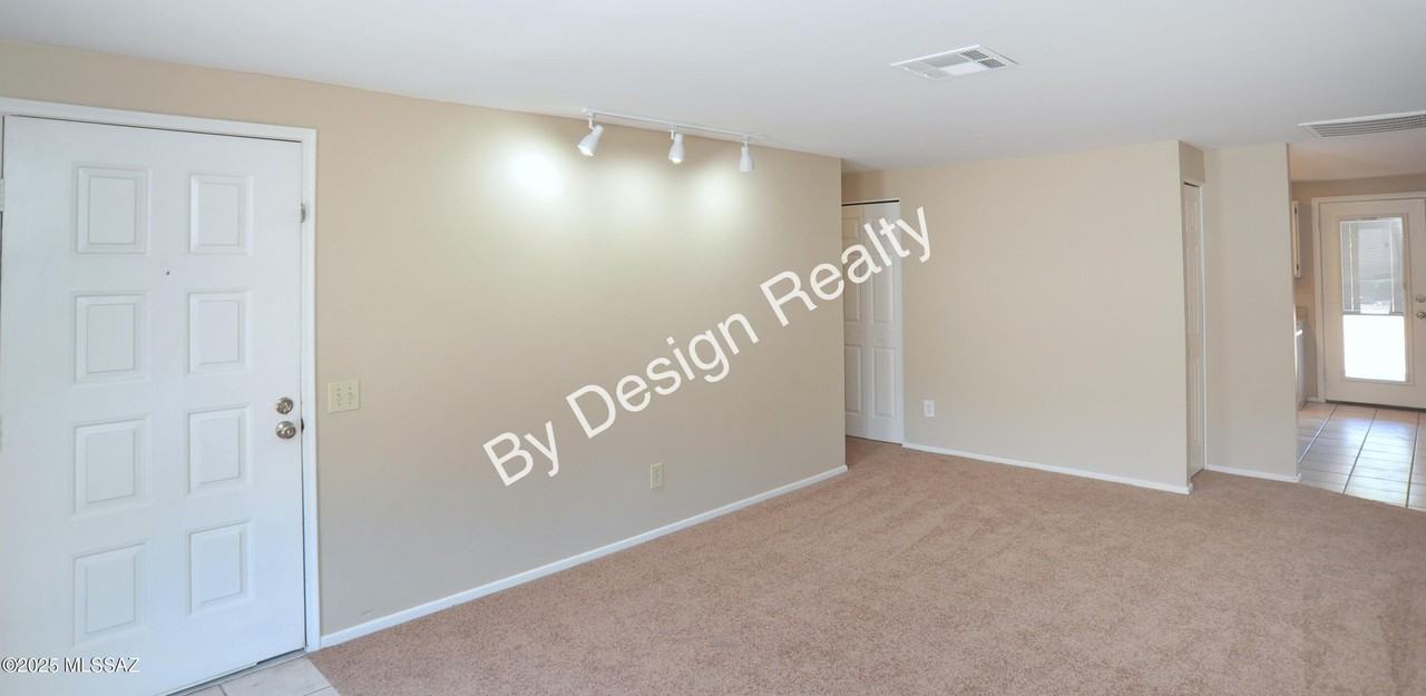 7230 N Ulene Pl - Photo 5 of 39