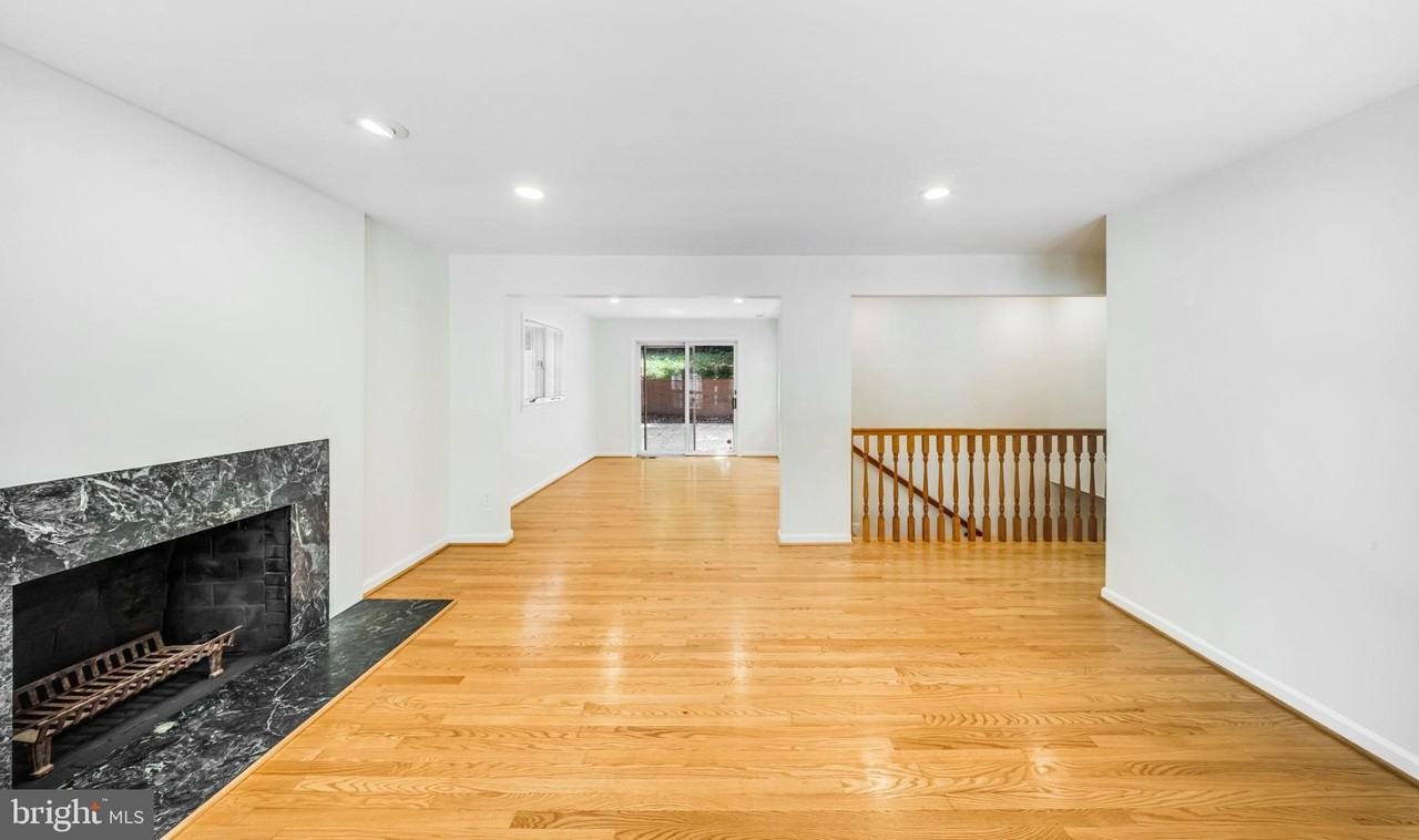 2933 Arizona Ave Nw - Photo 5 of 34