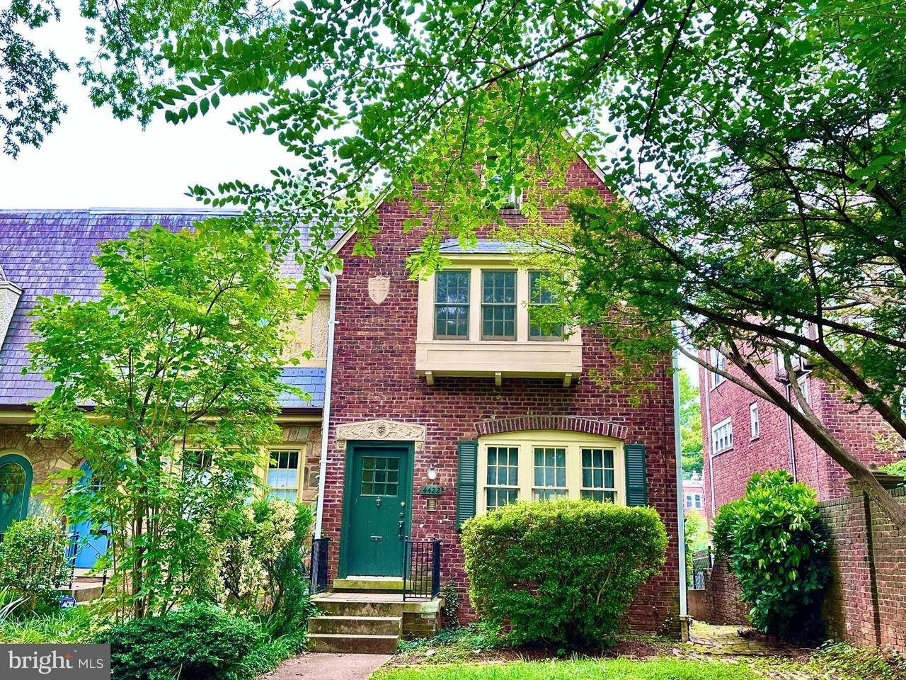 4422 Greenwich Pkwy Nw - Photo 2 of 50