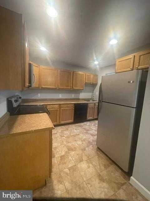 2221 Dickens Ter - Photo 4 of 22
