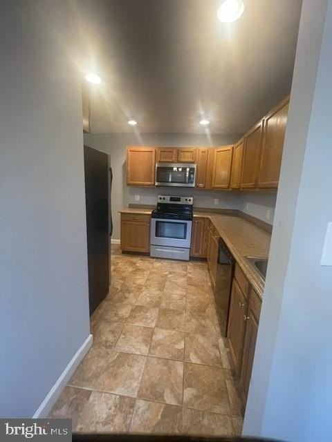 2221 Dickens Ter - Photo 5 of 22