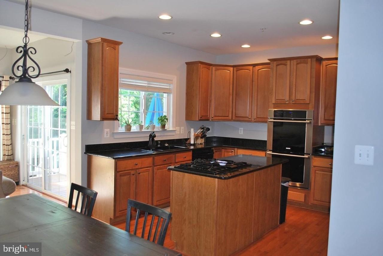 2309 Abby Rd - Photo 2 of 24