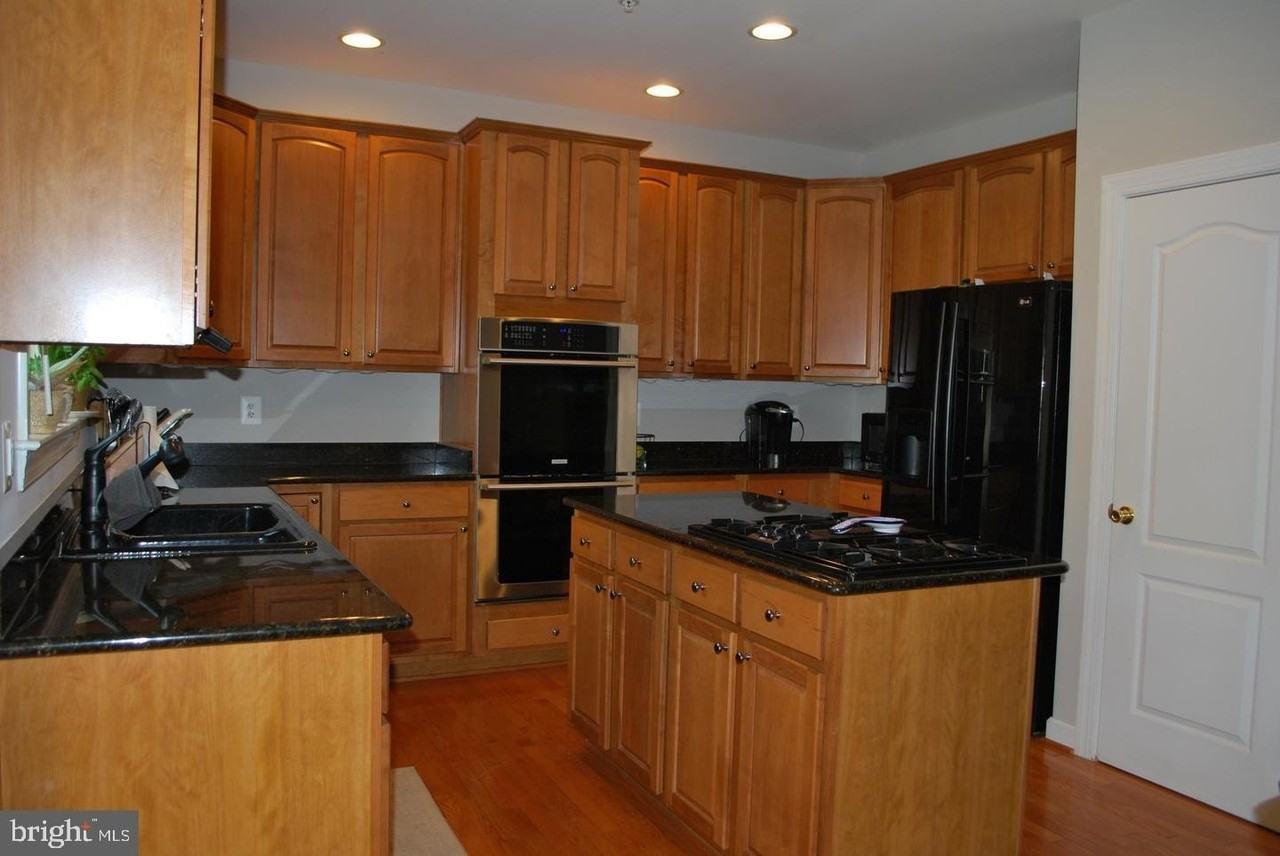 2309 Abby Rd - Photo 4 of 24