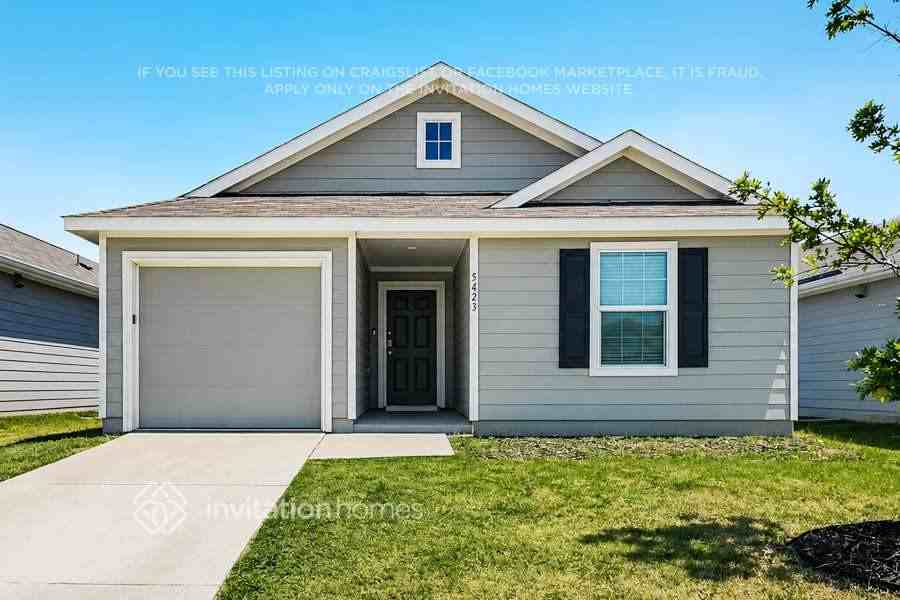 5423 Longshadow Dr