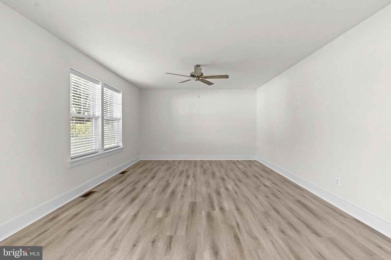116 RED ROSE Court - Photo 5 of 30