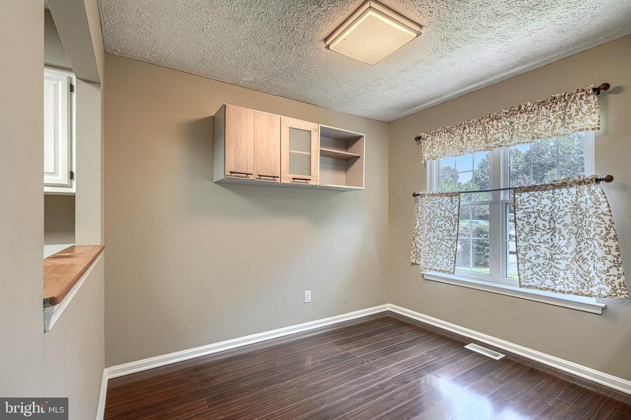 2332 Darby Ct - Photo 3 of 24