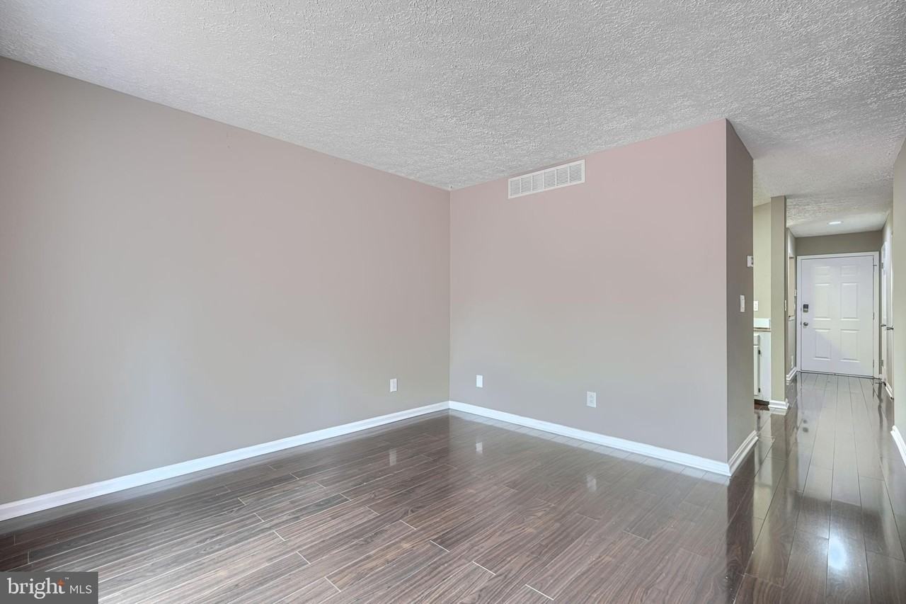 2332 Darby Ct - Photo 7 of 24
