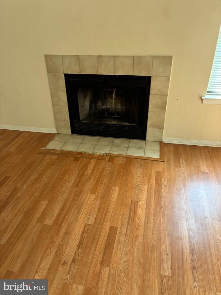 8265 Londonderry Ct - Photo 2 of 18