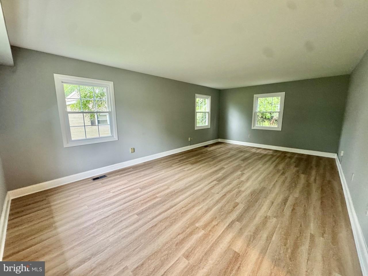 4908 Rocky Spring Ln - Photo 5 of 36