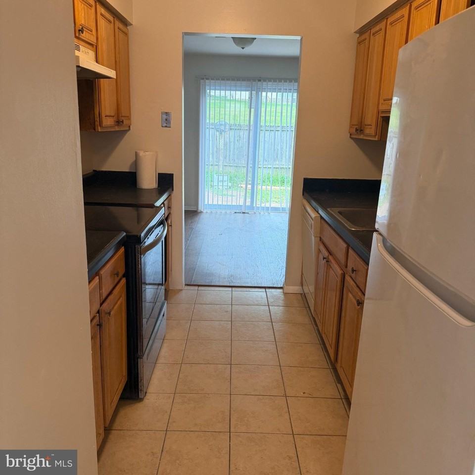 9019 Continental Pl - Photo 3 of 8