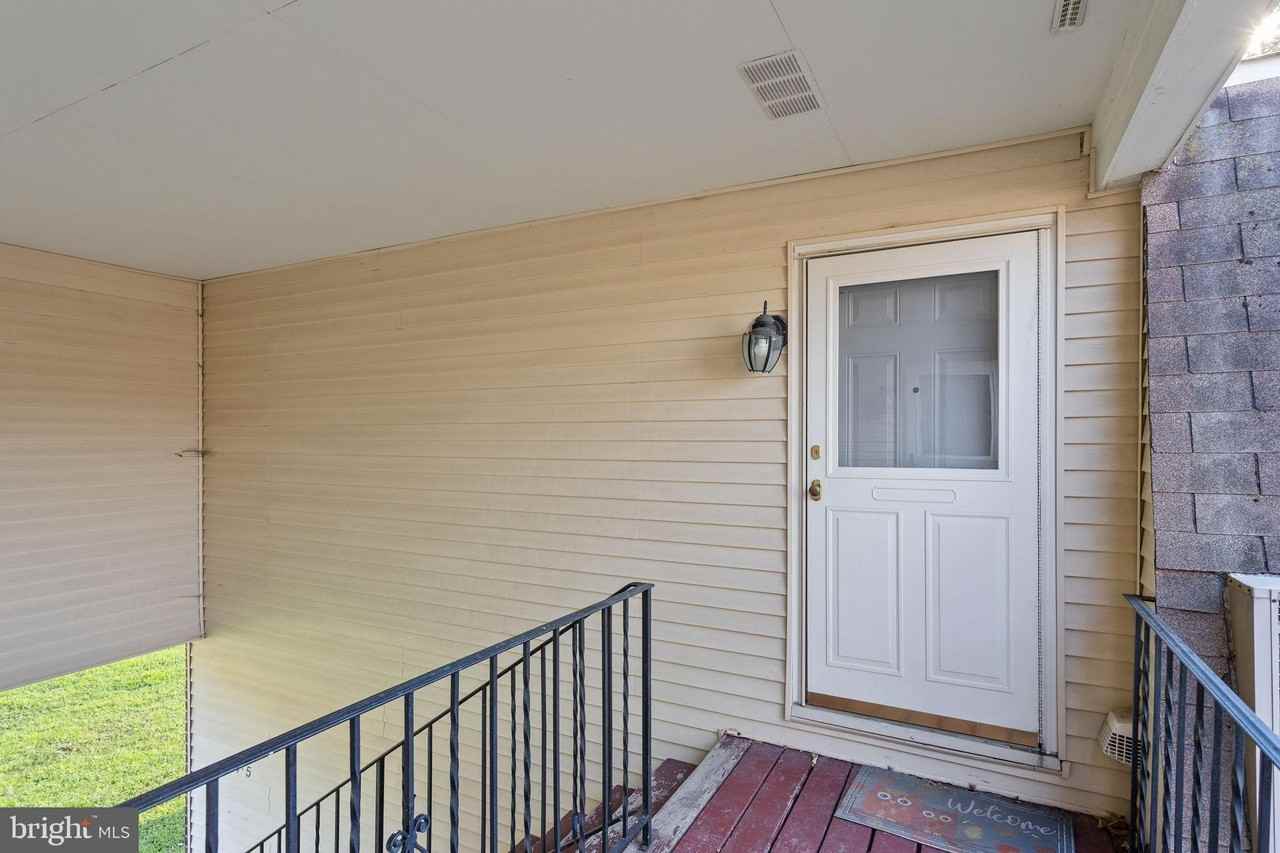 4 Florence Tollgate Pl Unit 5 - Photo 3 of 13
