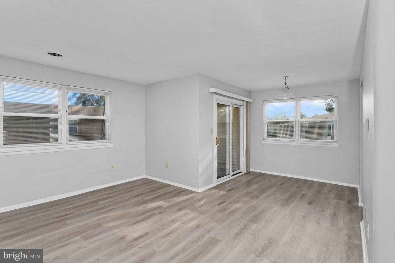 4 Florence Tollgate Pl Unit 5 - Photo 5 of 13