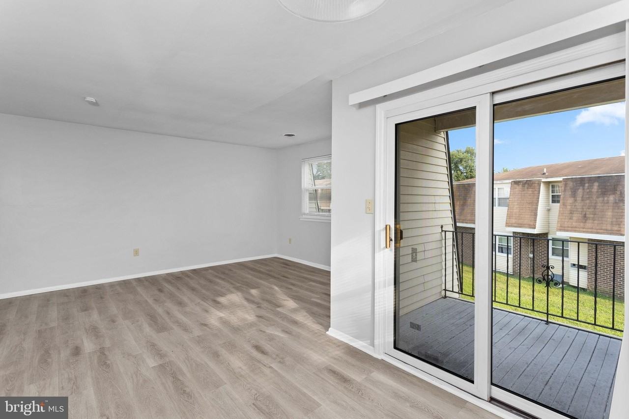 4 Florence Tollgate Pl Unit 5 - Photo 7 of 13