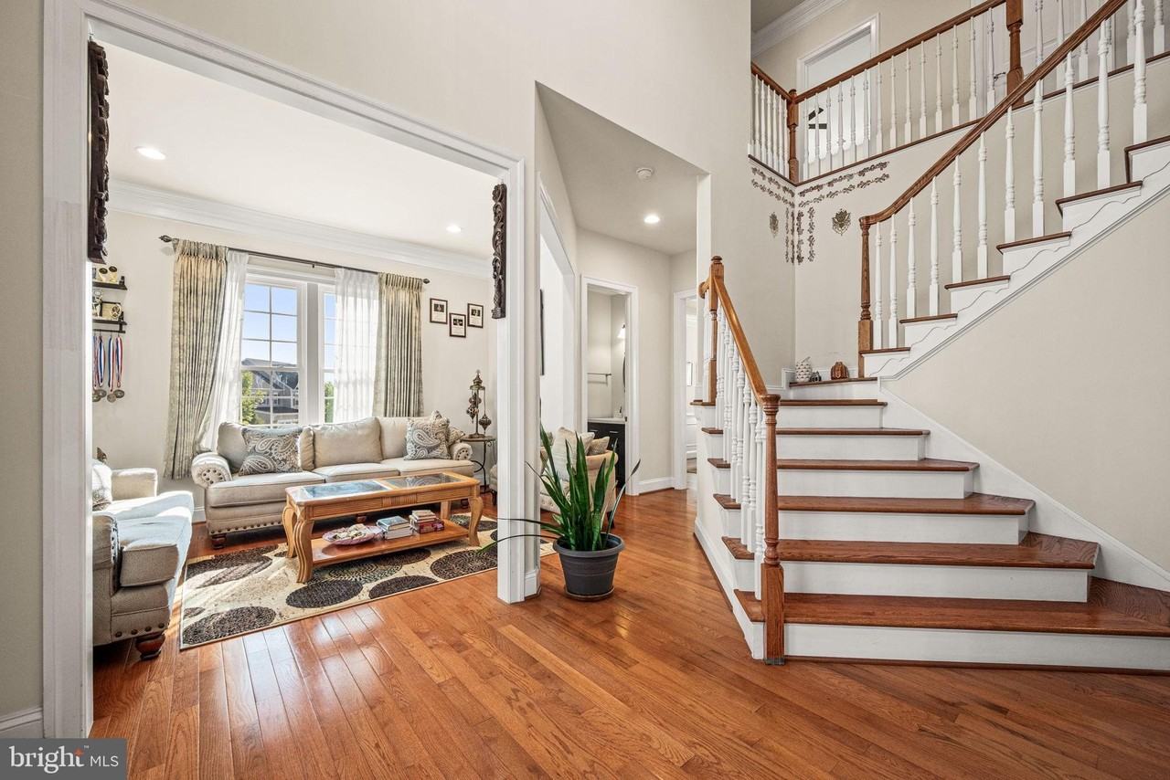 602 Dolmens Ln - Photo 4 of 50