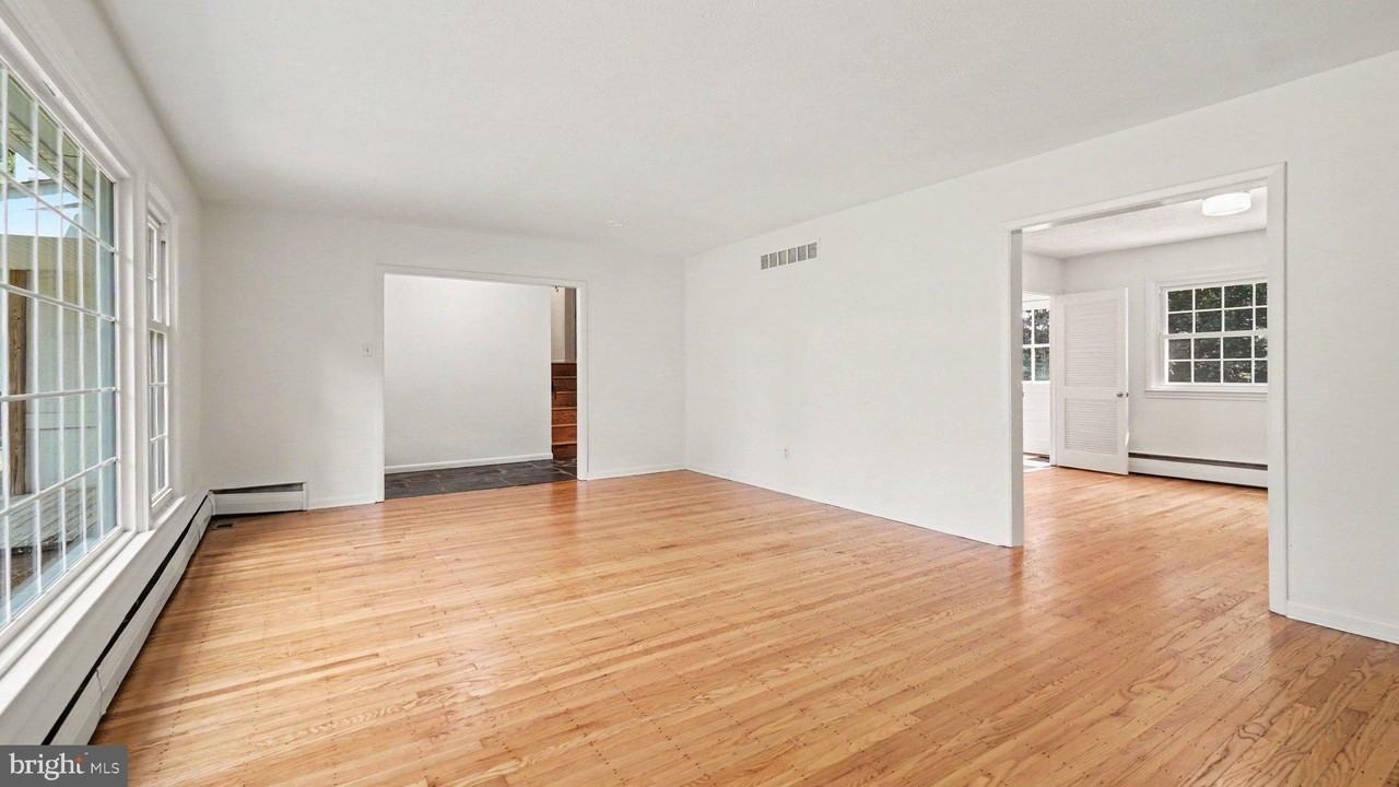 31 Beacon Hill Ct - Photo 2 of 10