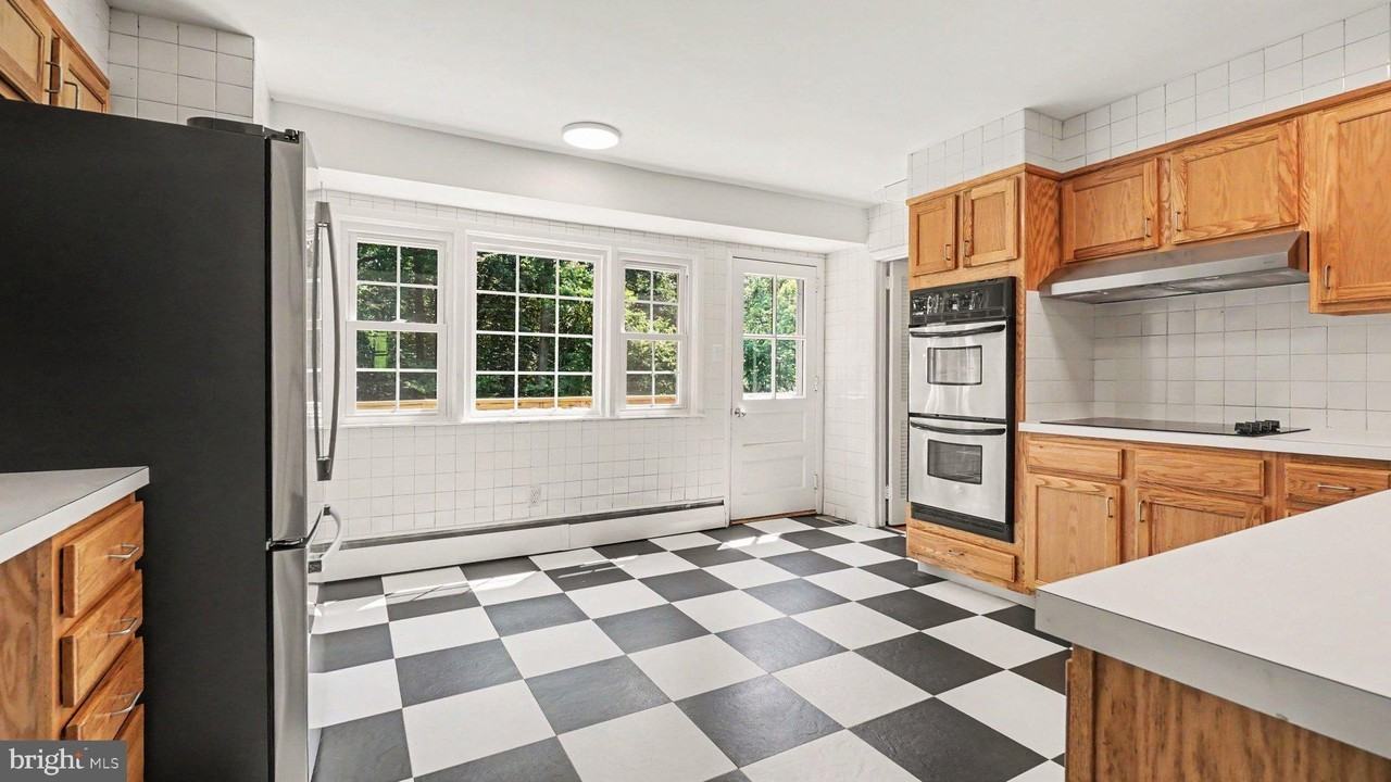 31 Beacon Hill Ct - Photo 4 of 10