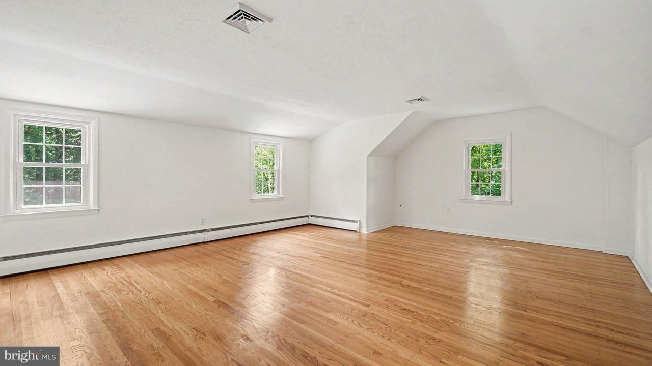31 Beacon Hill Ct - Photo 7 of 10