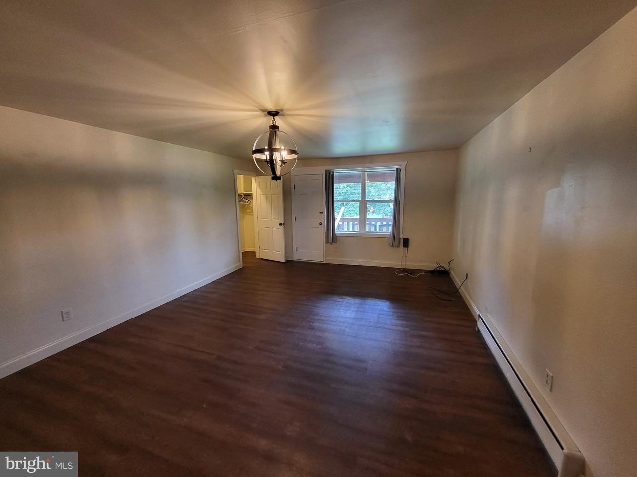 767 Roxbury Rd #D - Photo 5 of 12