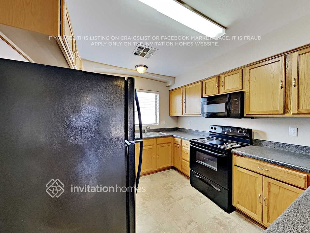 7223 S 3rd Ave - Photo 5 of 12