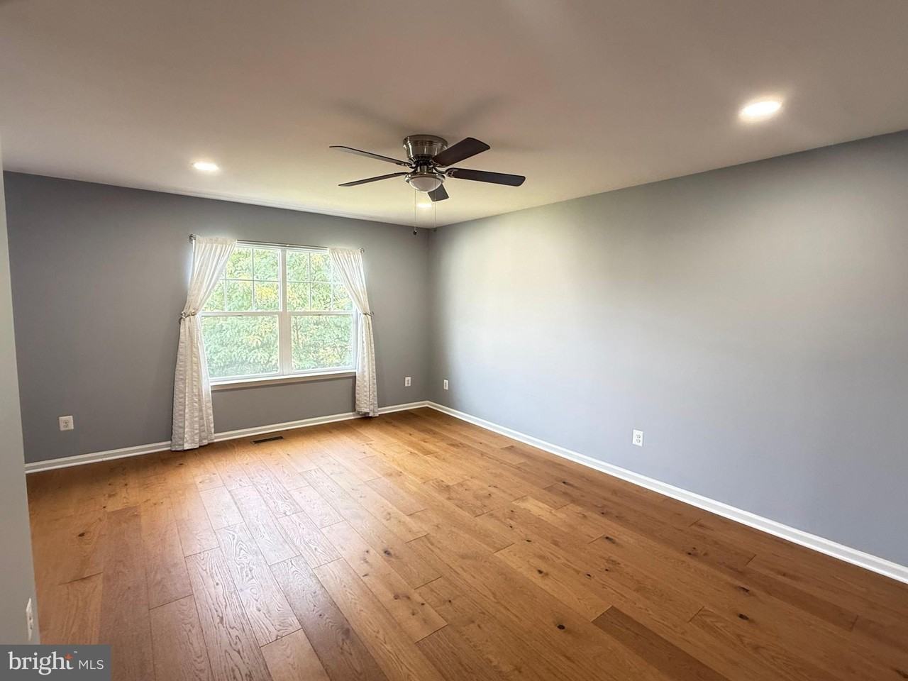 113 Gretchen Ct - Photo 2 of 43