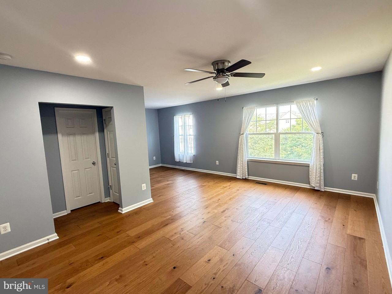 113 Gretchen Ct - Photo 3 of 43