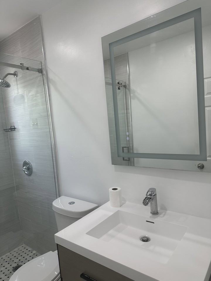 2551 Nw 13th St #25 - Photo 6 of 8