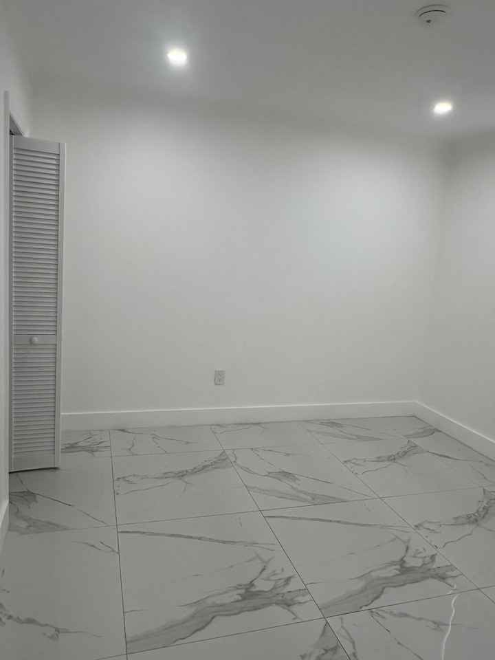 2551 Nw 13th St #25 - Photo 7 of 8