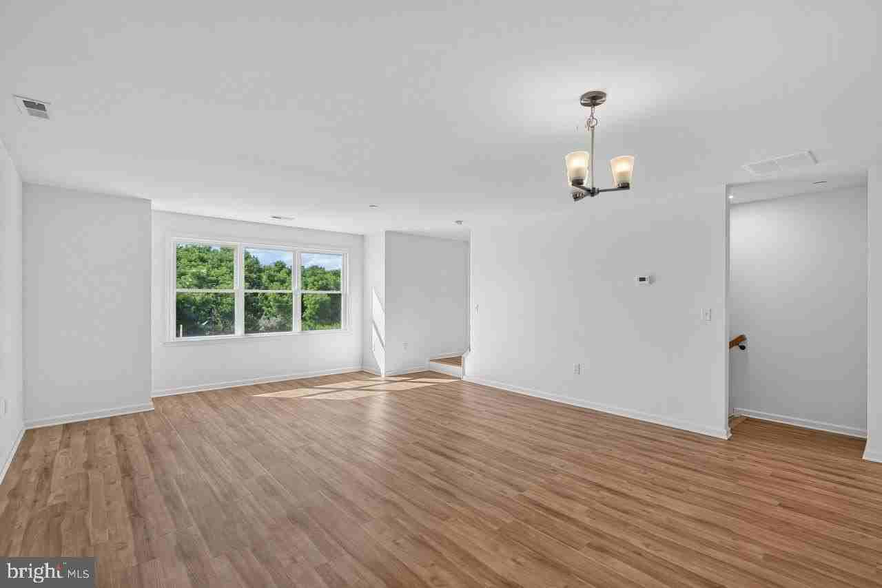 969 Woodstock Commons Pl #104A - Photo 4 of 24