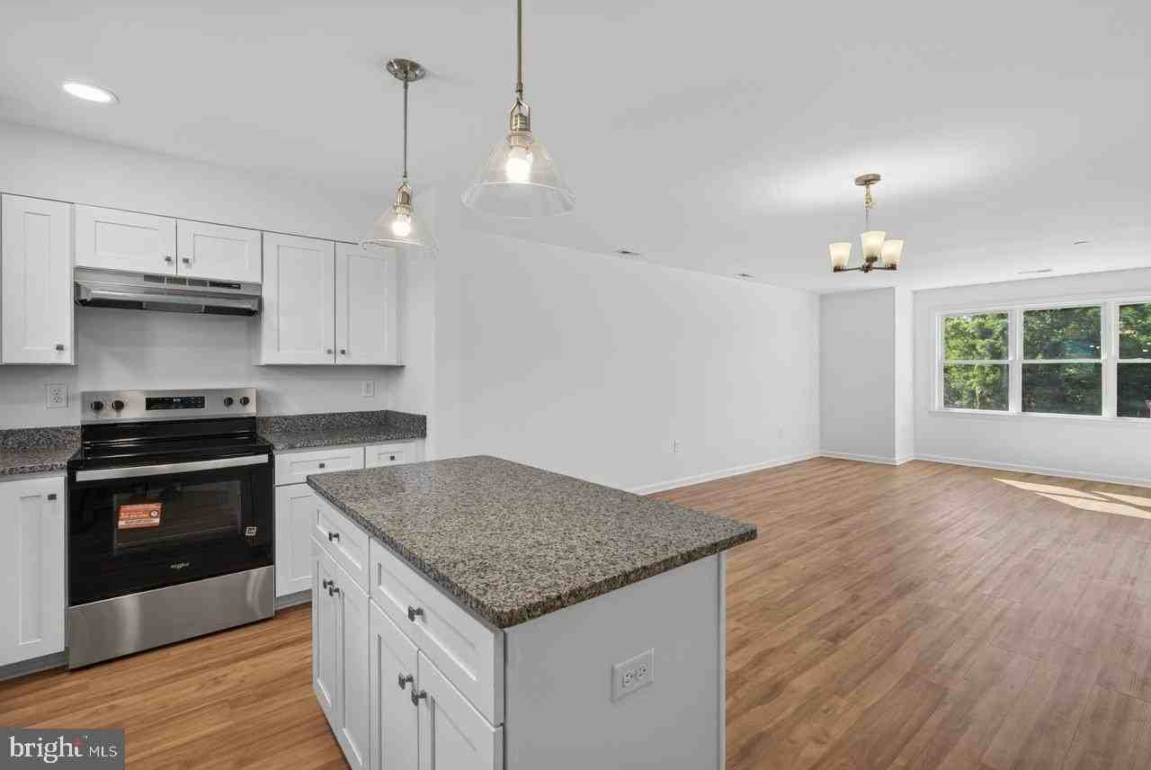 969 Woodstock Commons Pl #104A - Photo 7 of 24