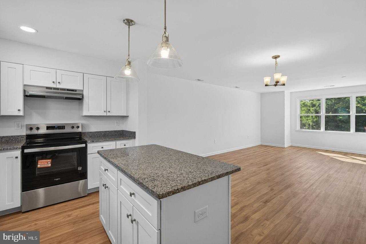 963 Woodstock Commons Pl #107A - Photo 7 of 24