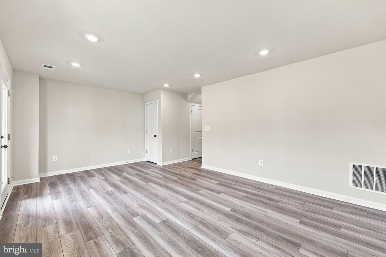 394 Seeback Dr - Photo 6 of 30
