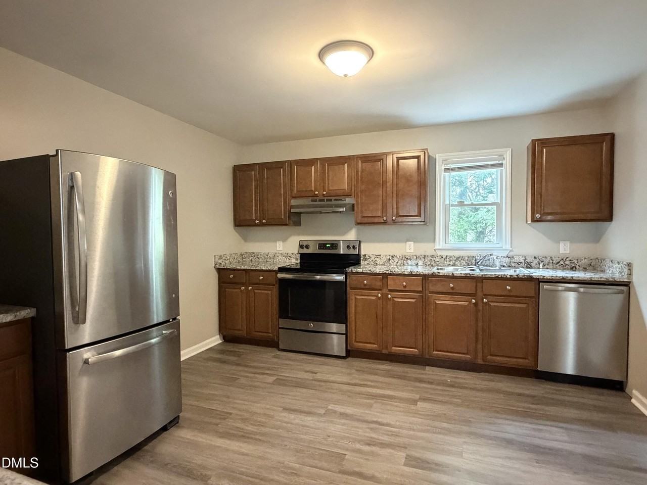 404 Canal St #B - Photo 5 of 22