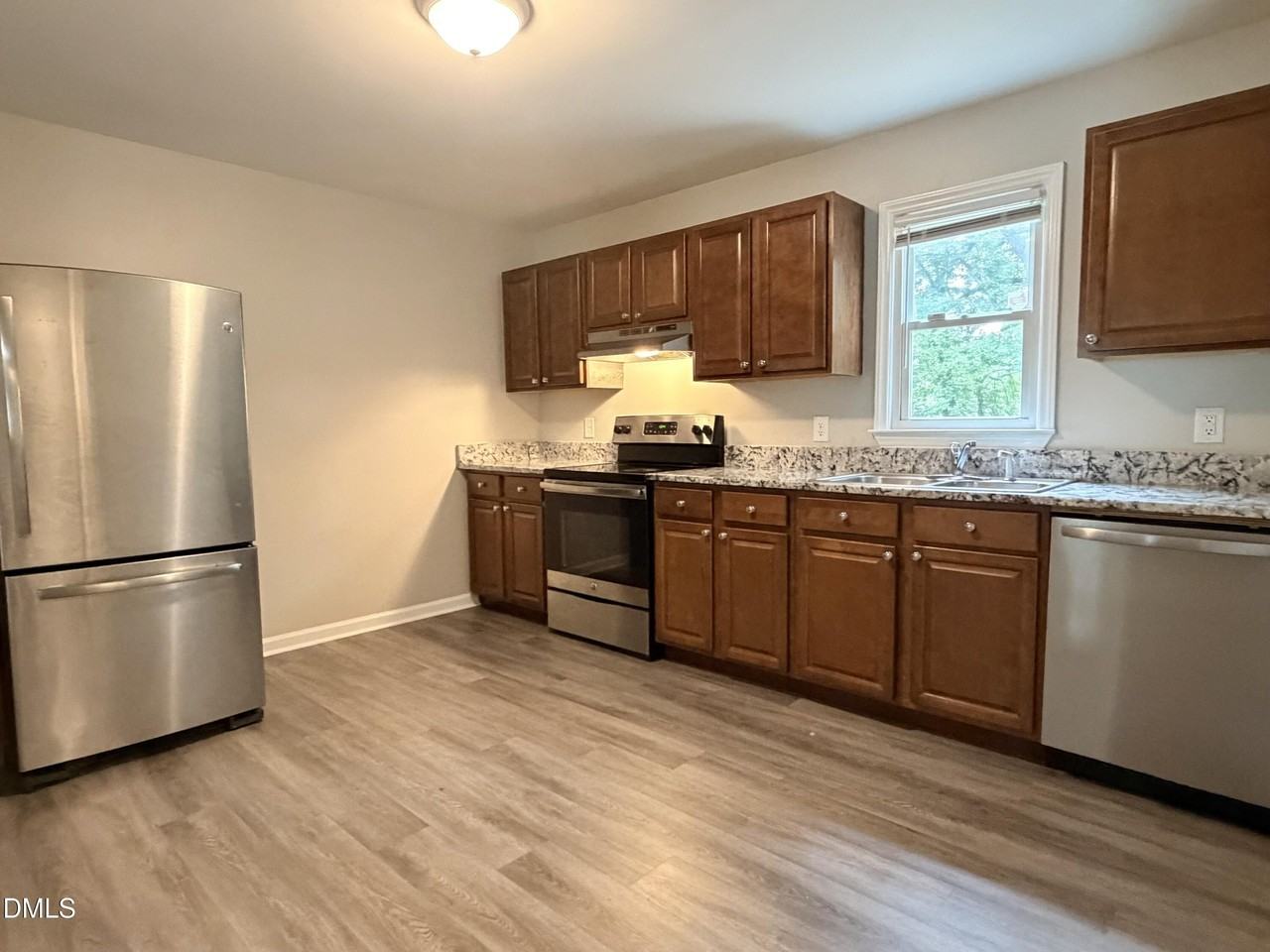 404 Canal St #B - Photo 7 of 22