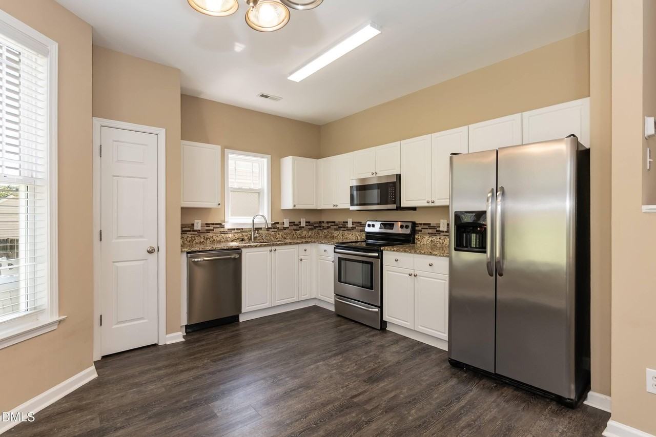 104 Hutson Ln - Photo 2 of 32