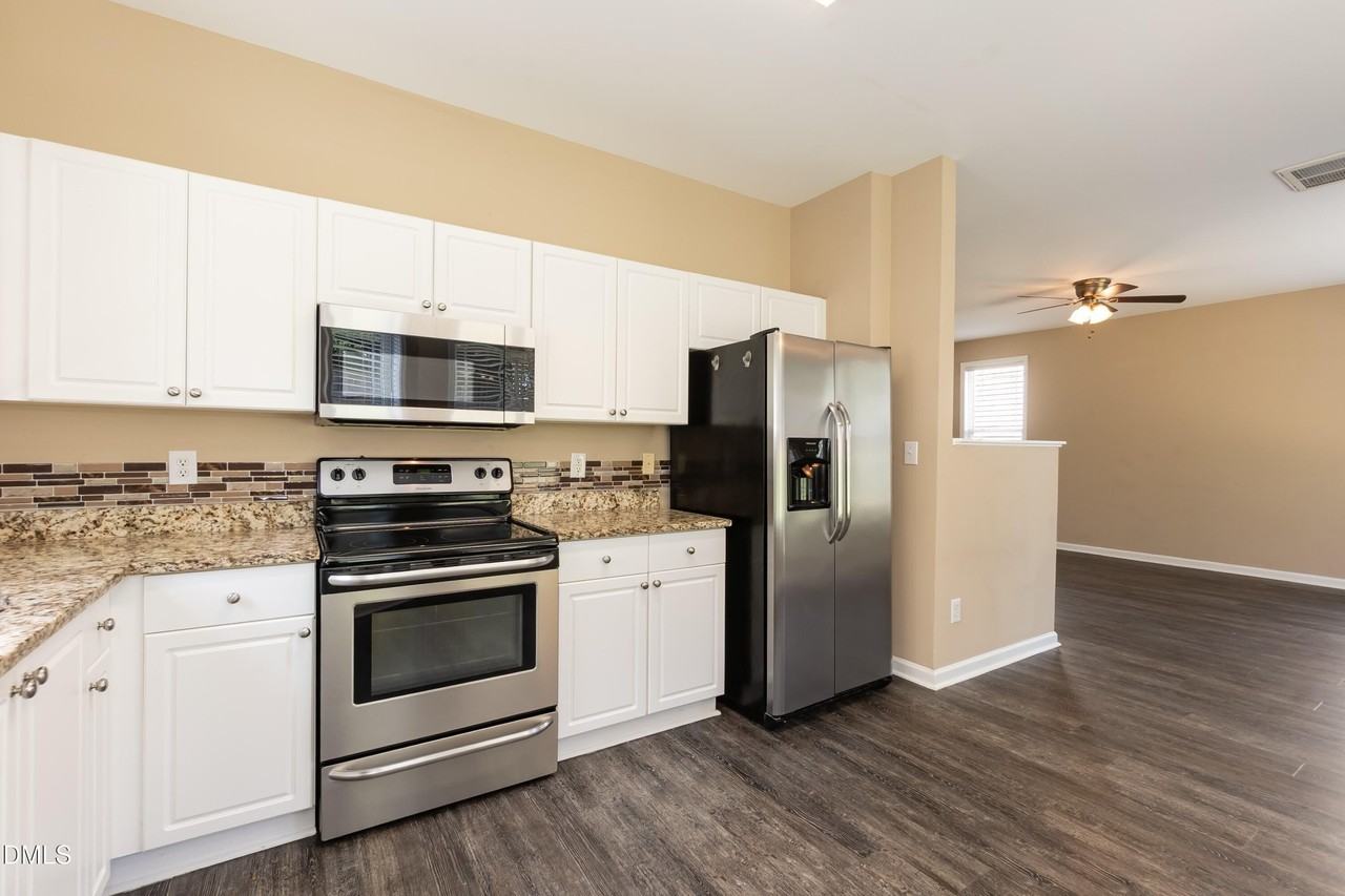 104 Hutson Ln - Photo 4 of 32