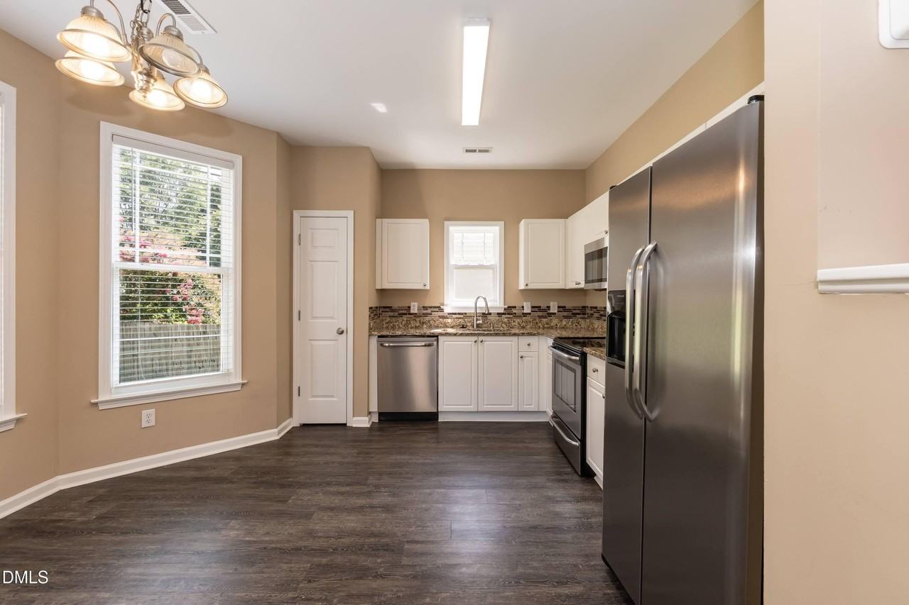 104 Hutson Ln - Photo 5 of 32