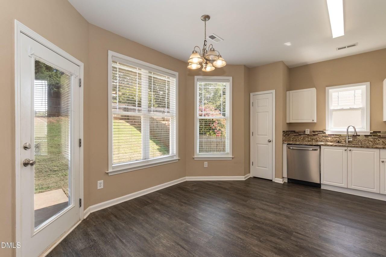 104 Hutson Ln - Photo 6 of 32