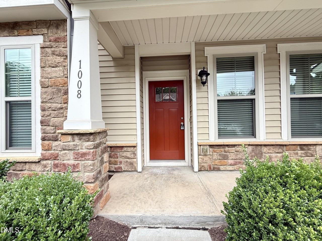1008 Midtowne Way - Photo 3 of 21
