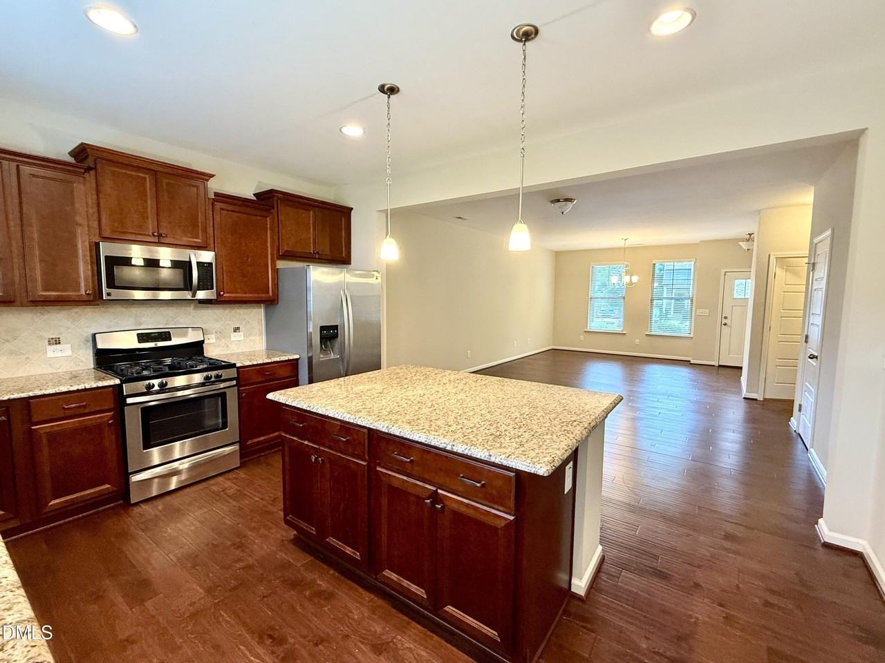 1008 Midtowne Way - Photo 5 of 21