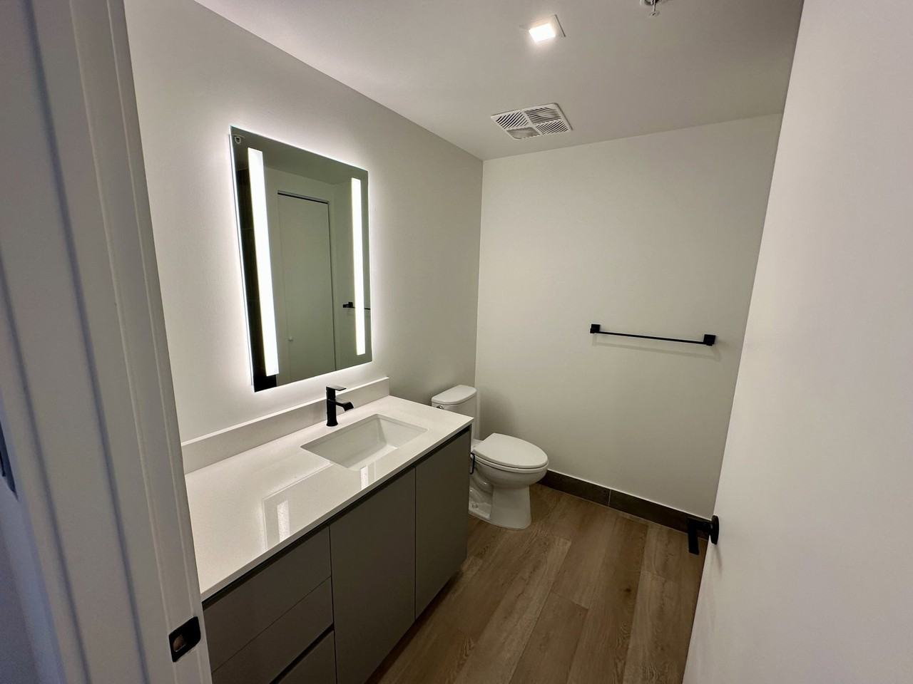 307 Sw 5th St #1204 - Photo 4 of 8