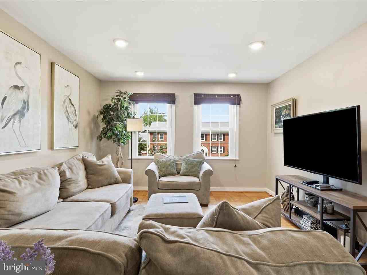 6622 10th St #C2 - Photo 2 of 22